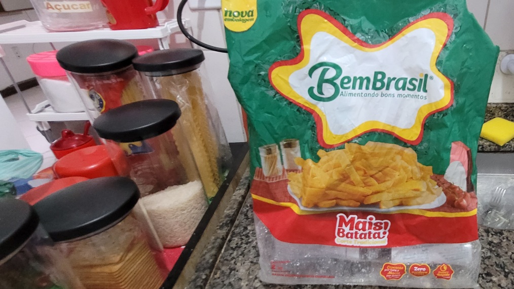 Fiz Batata frita, Bem Brasil, na Airfryer - Comida brasileira